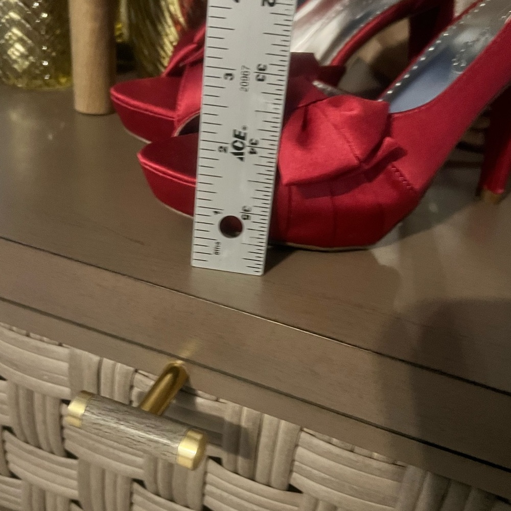 Heels - Picture 6 of 7